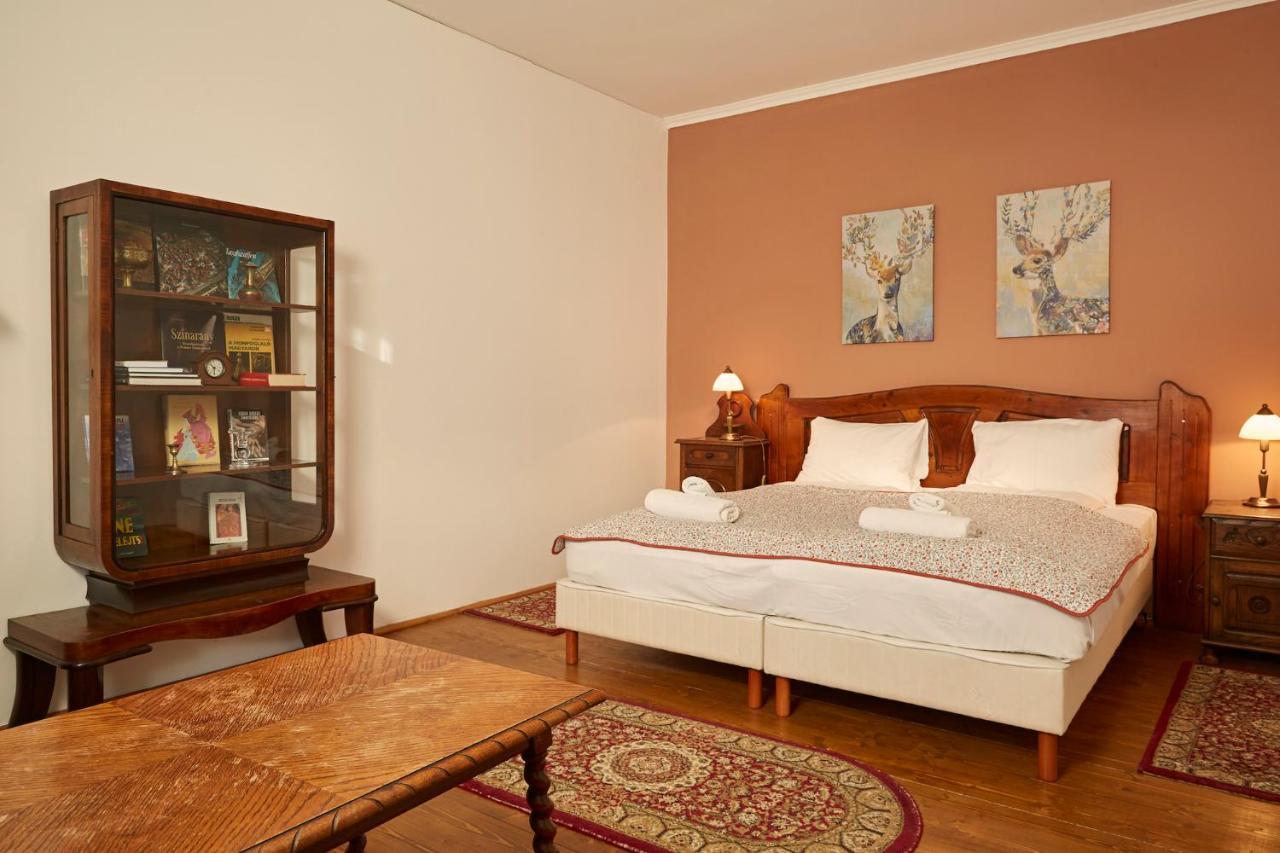 Preselo Pinceszet Es Vendeghaz Bed & Breakfast Erdobenye Ngoại thất bức ảnh