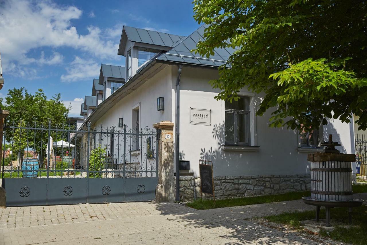 Preselo Pinceszet Es Vendeghaz Bed & Breakfast Erdobenye Ngoại thất bức ảnh