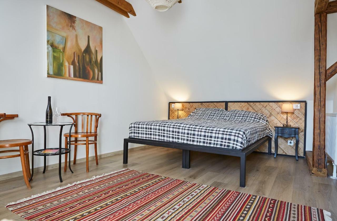 Preselo Pinceszet Es Vendeghaz Bed & Breakfast Erdobenye Ngoại thất bức ảnh