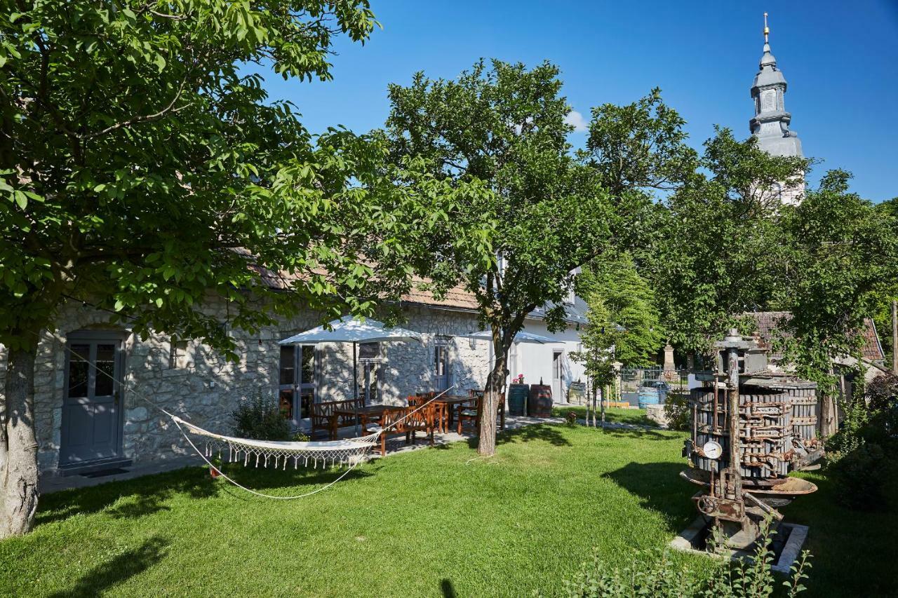 Preselo Pinceszet Es Vendeghaz Bed & Breakfast Erdobenye Ngoại thất bức ảnh